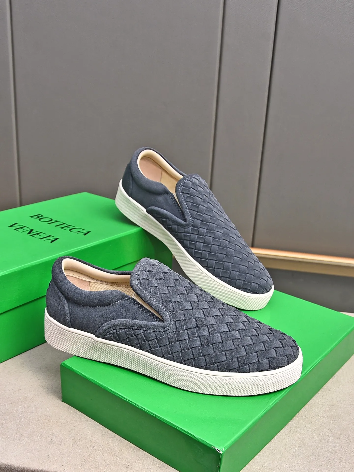 Men's shoes 💰460 [Sleeves series] BOTTEG* VENET* - high-end boutique Size: 38-44 (45 customized) BV new product, first-layer cowhide artificially woven classic style harmoniously blends with contemporary fashion temperament, rubber soles are light and flexible, water-dyed sheepskin pads! [Taobao, Tmall, and live streaming are the first choices]